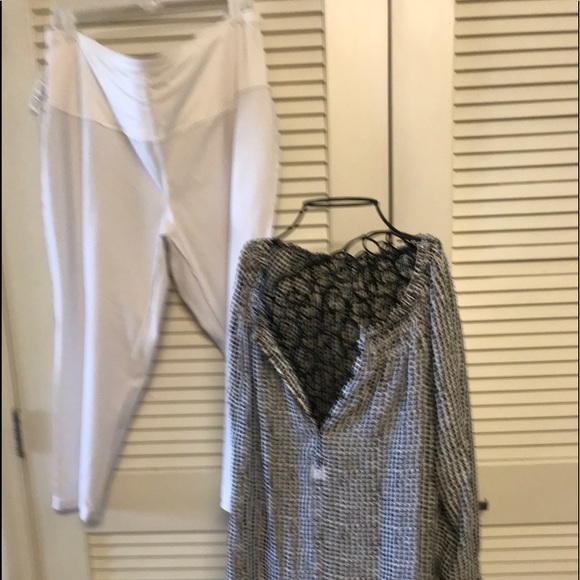 Chico’s  Blouse & Zenegy Leggings - Picture 2 of 8